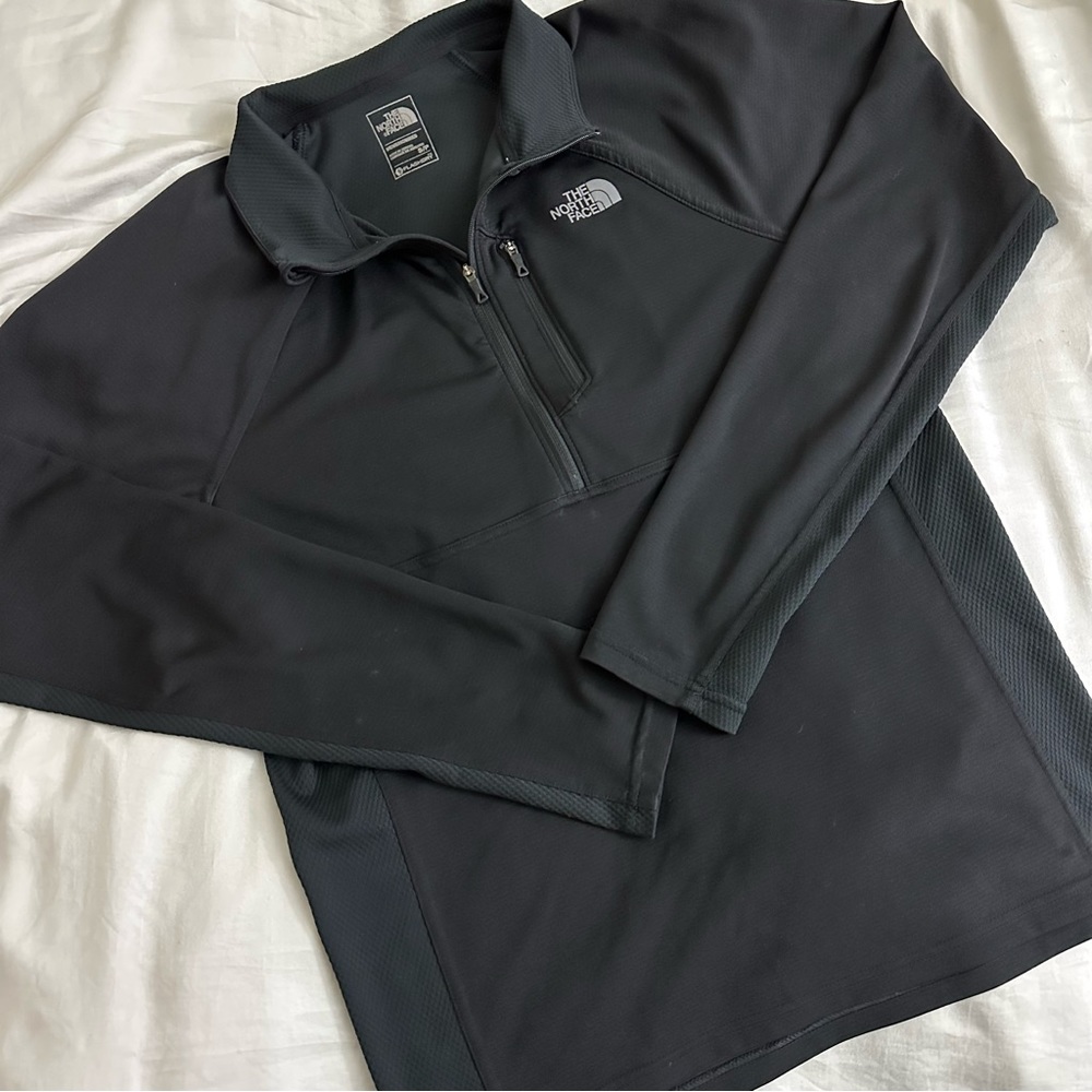 Men’s North Face quarter zip (S)